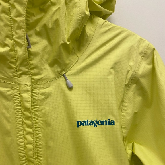 PATAGONIA Women's Torrentshell Jacket in Neon Yellow (Size Small) - Picture 6 of 16